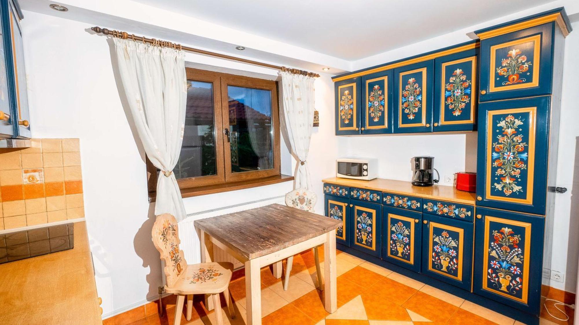 Vila Stefana Пэлтиниш Экстерьер фото